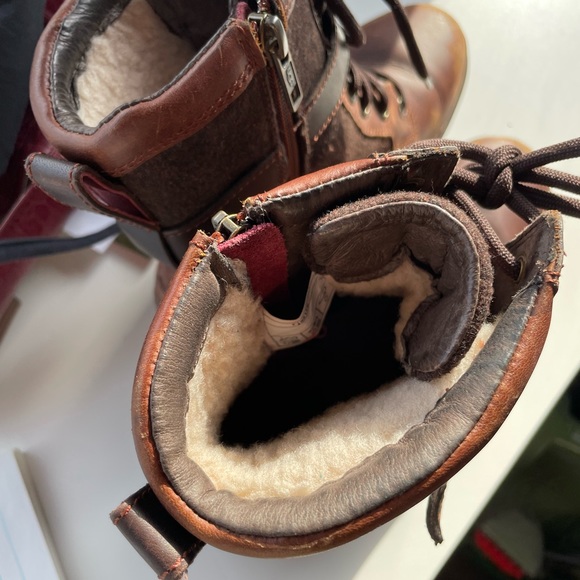 UGG Kasey leather zip up boots - Picture 12 of 14